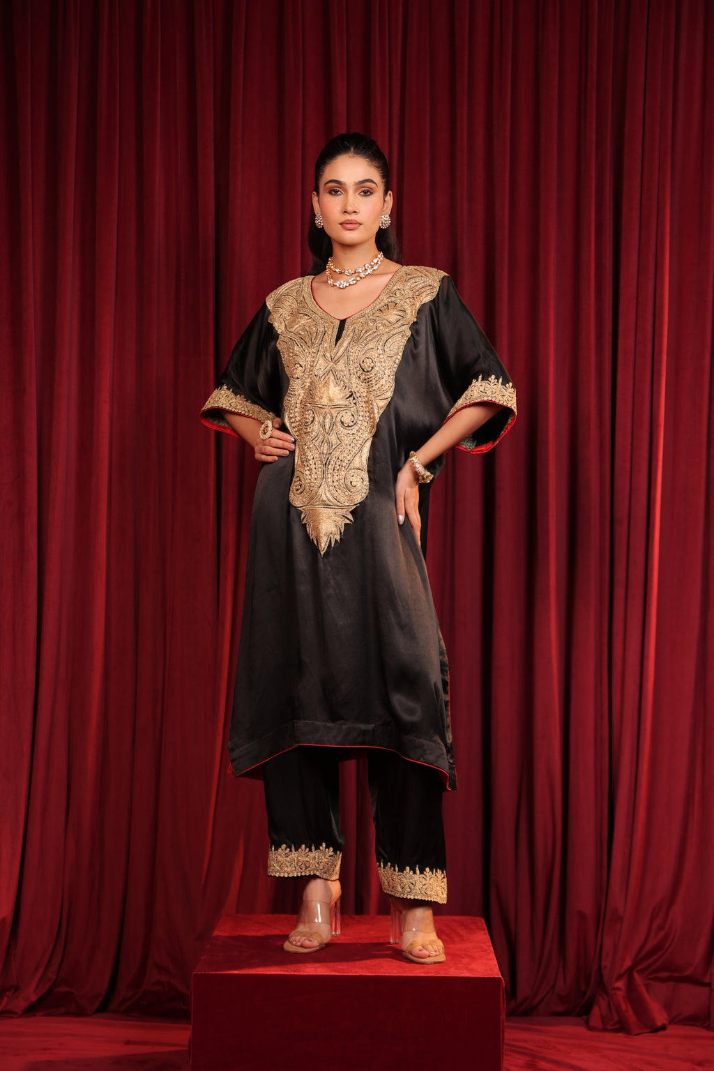 AAROHI TILLA EMBROIDED KURTA SET - BLACK