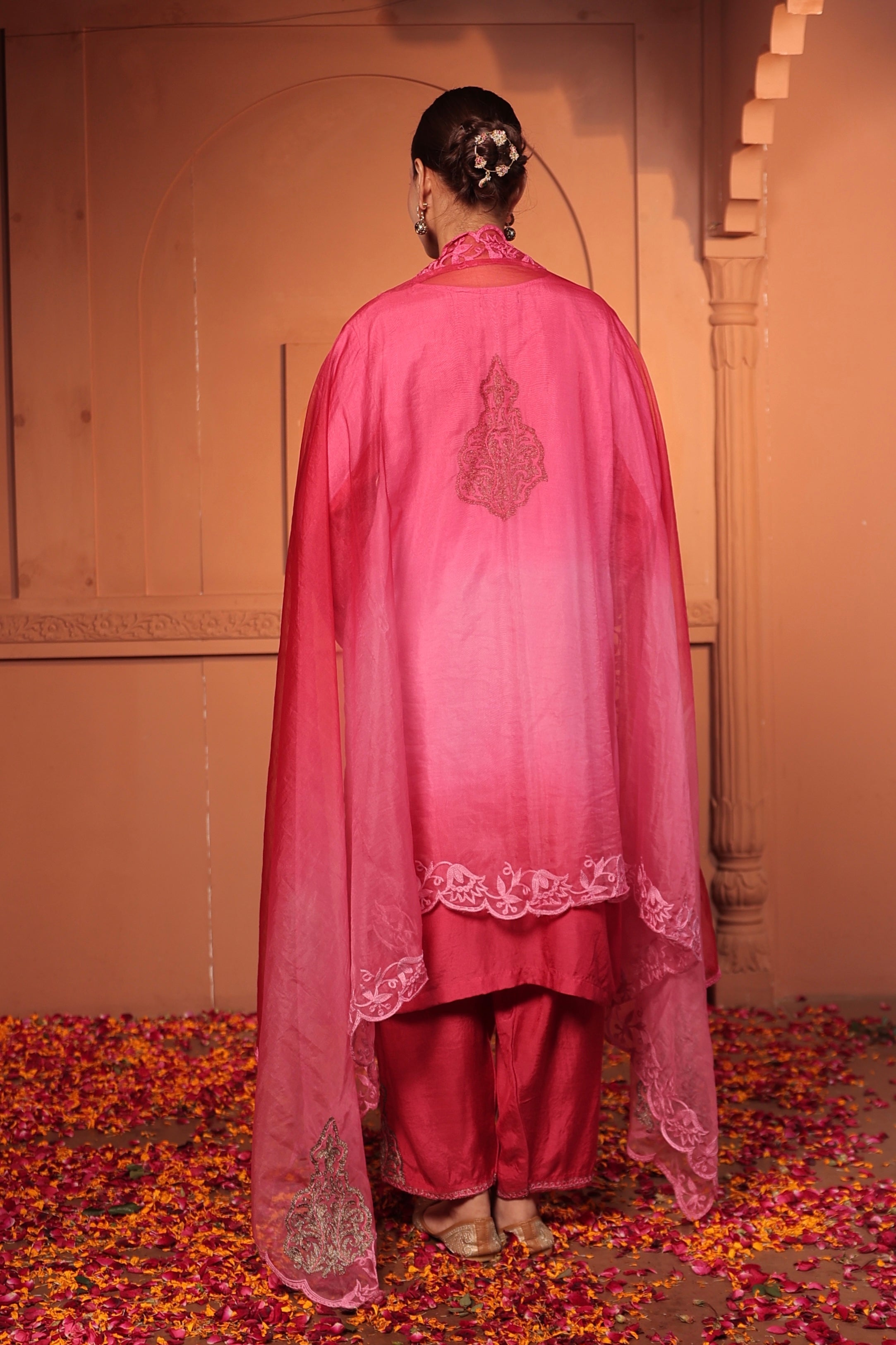 AFSANA TILLA EMBROIDED KURTA SET - OMBRE PINK