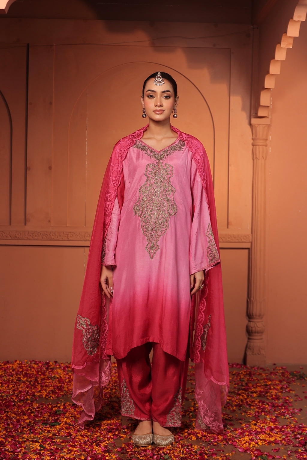 AFSANA TILLA EMBROIDED KURTA SET - OMBRE PINK