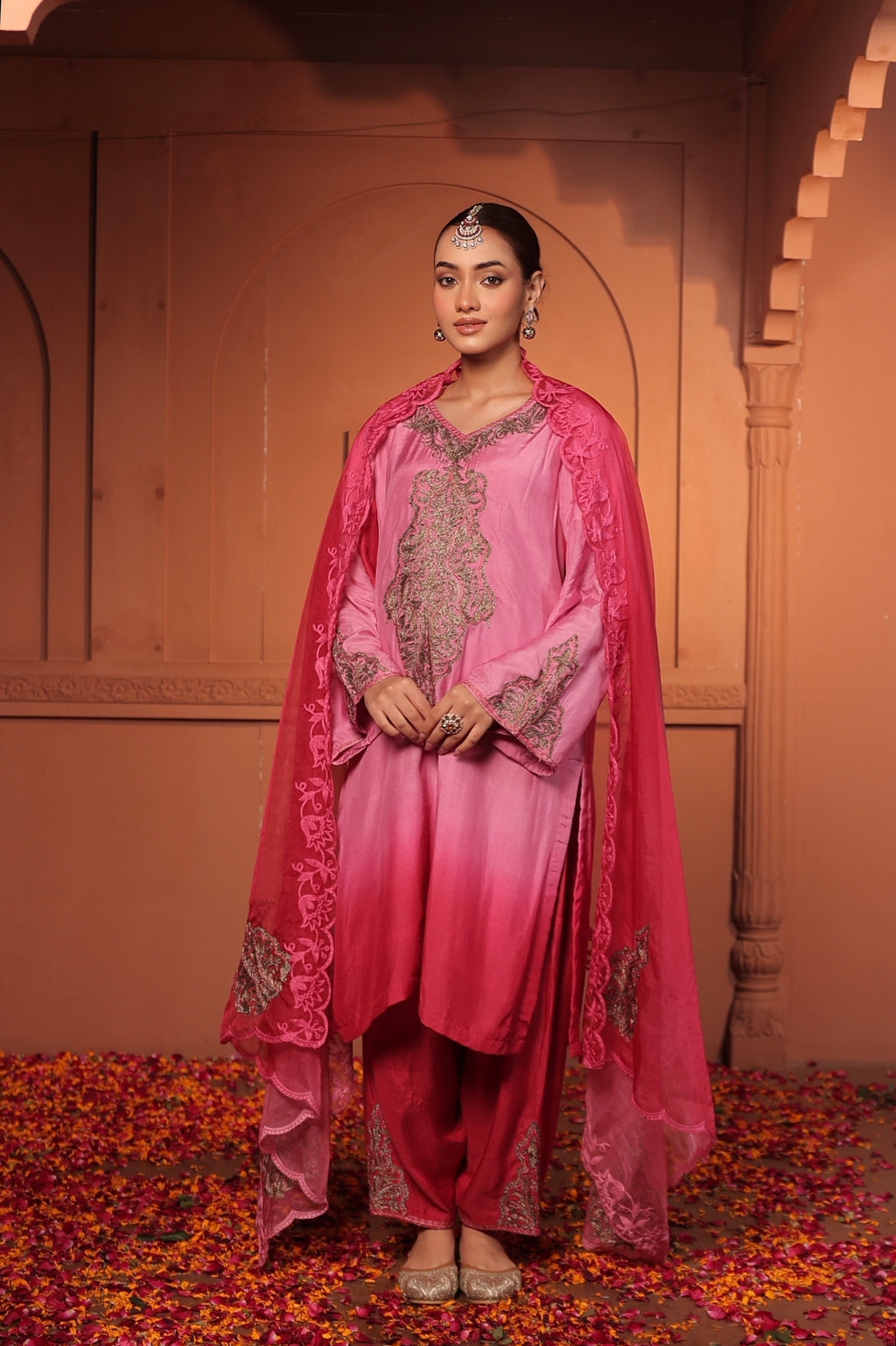 AFSANA TILLA EMBROIDED KURTA SET - OMBRE PINK