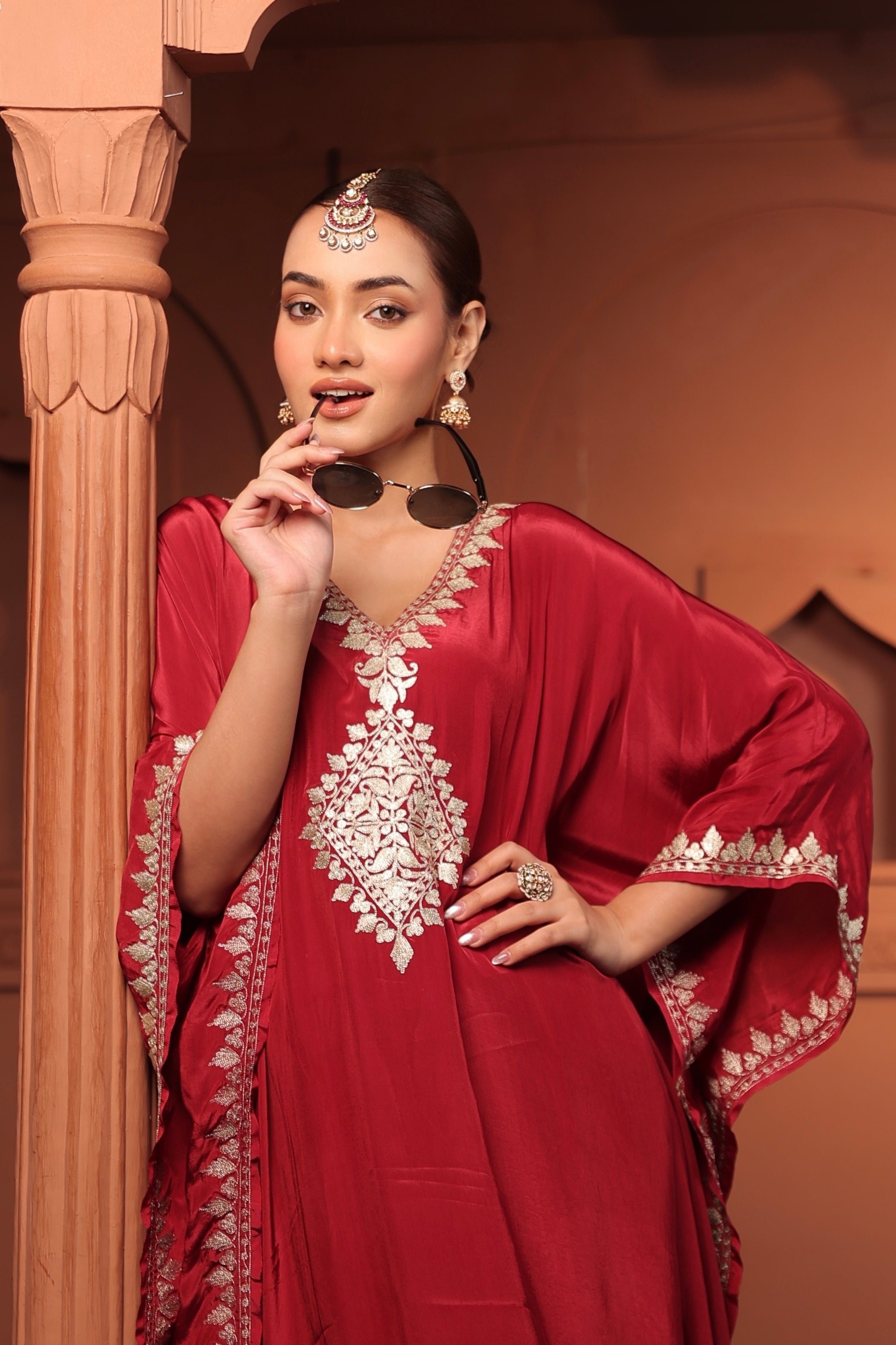 AFSHEEN EMBROIDED KAFTAN SET - RED