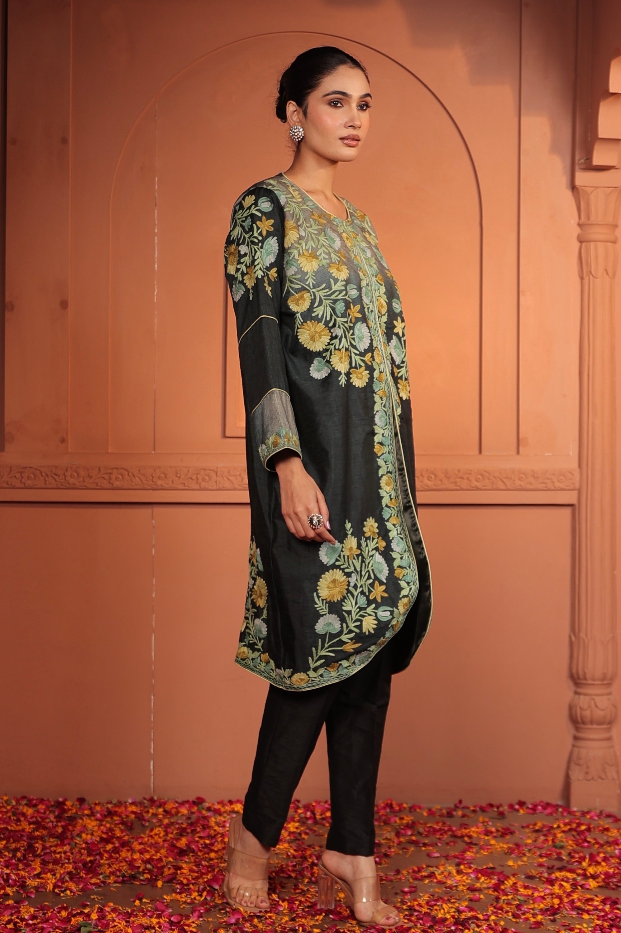 NIKHAT EMBROIDED JACKET - BLACK