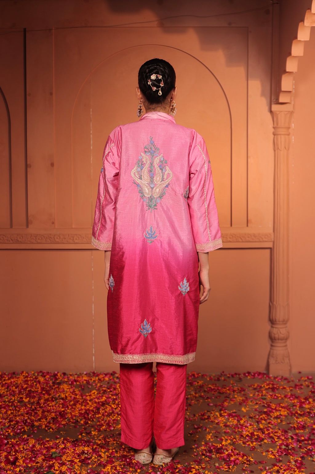 TAHIRA EMBROIDED JACKET - PINK