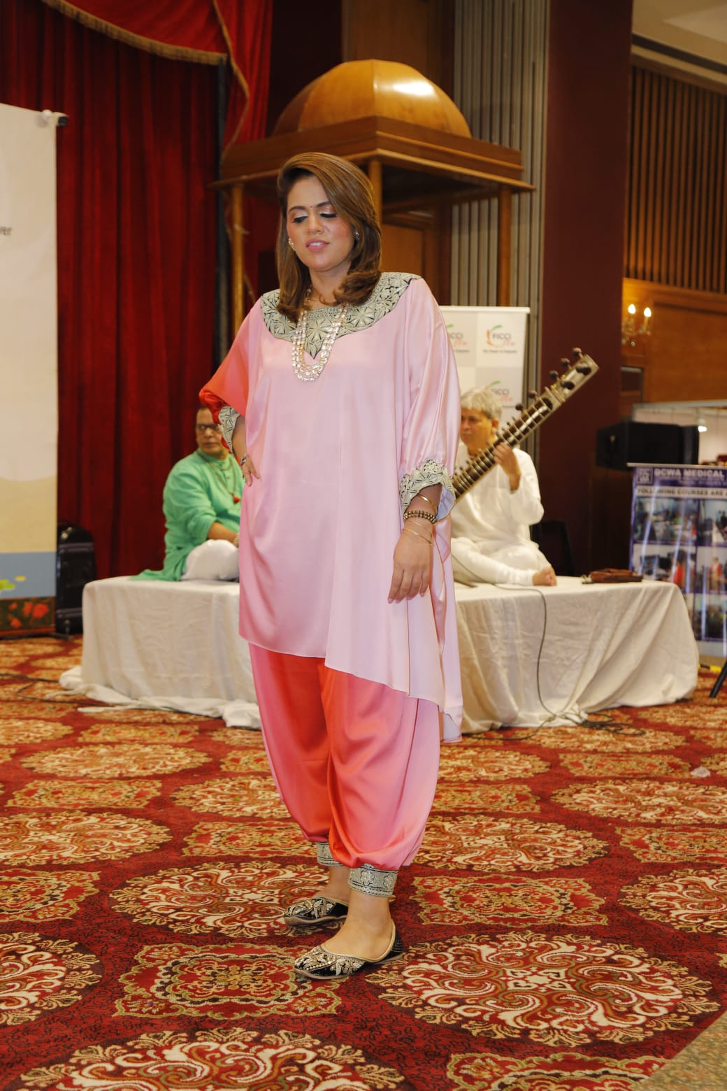 AYRA KASHMIRI EMBROIDED KAFTAN SET - OMBRE PINK