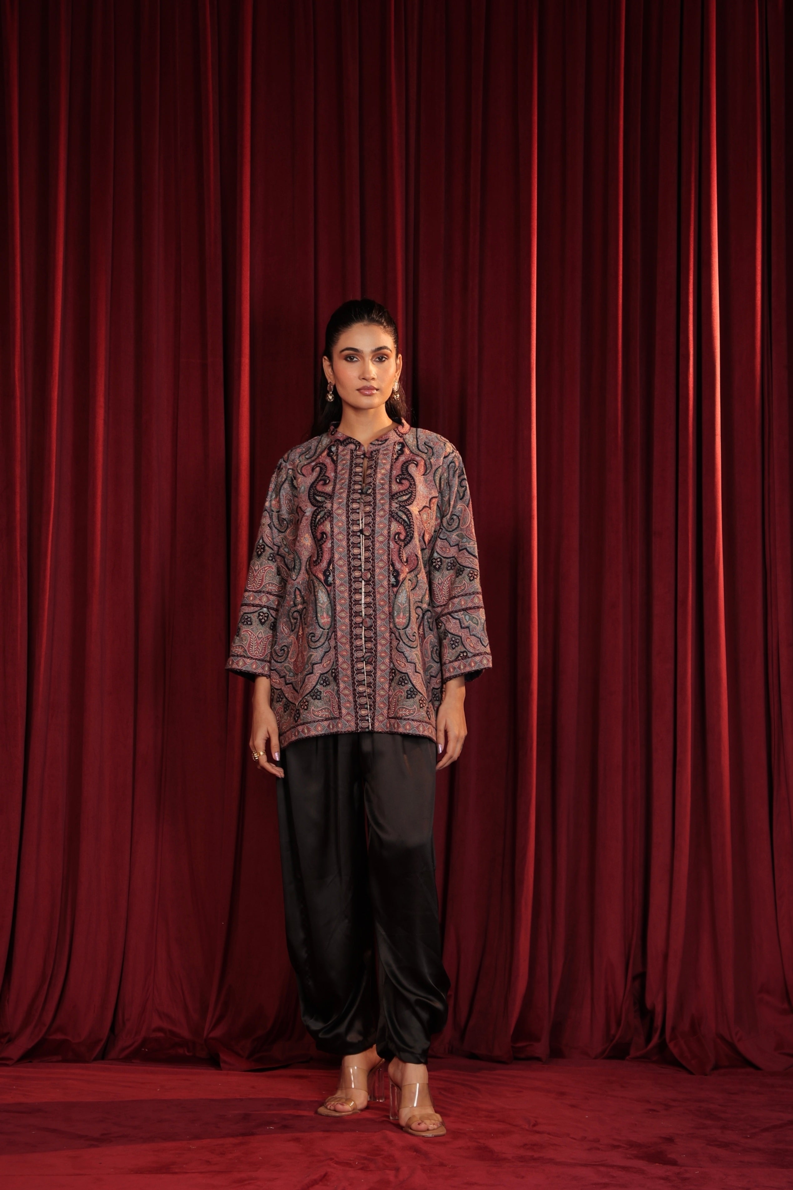 ZEH EMBROIDED JACKET - BLACK