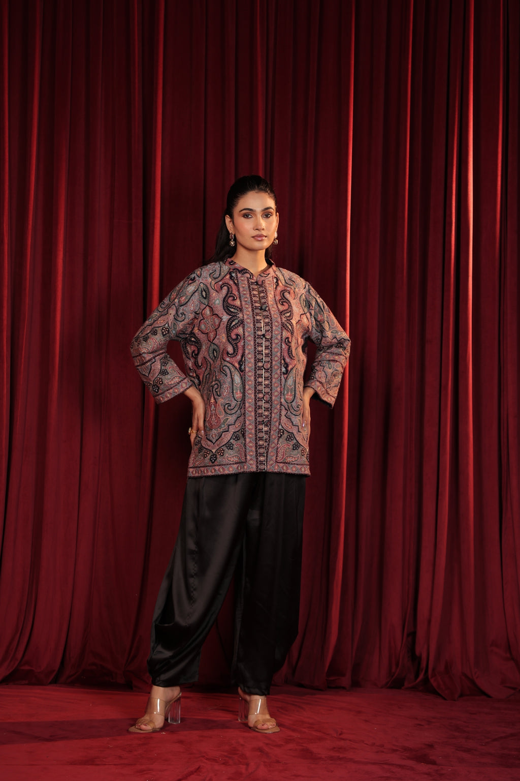 ZEH EMBROIDED JACKET - BLACK