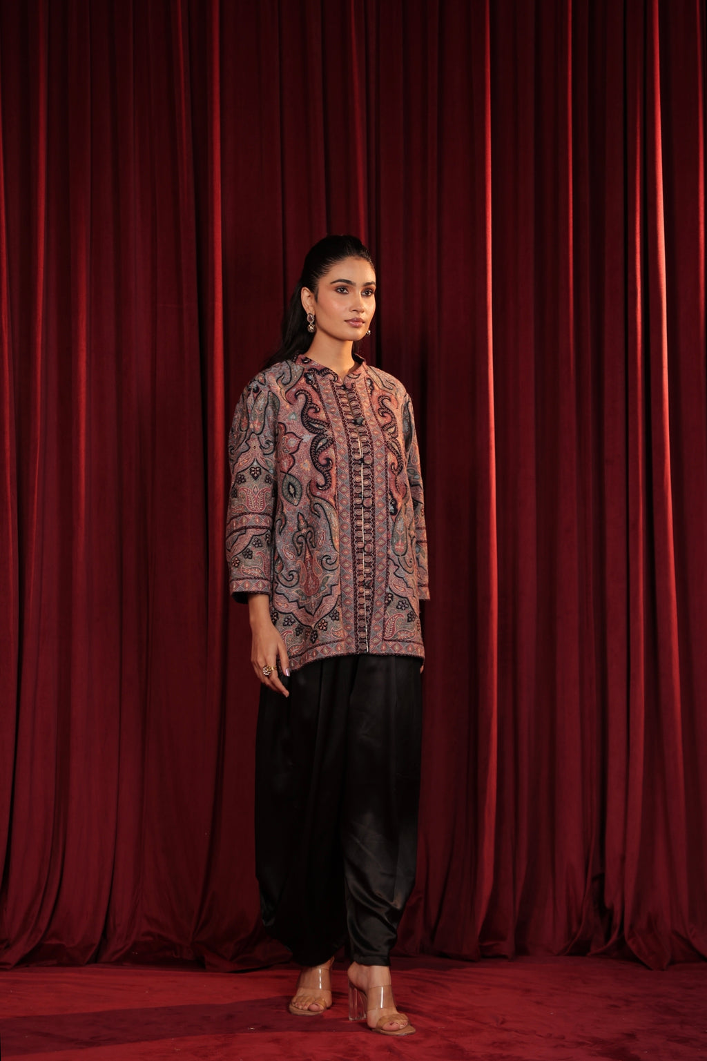 ZEH EMBROIDED JACKET - BLACK